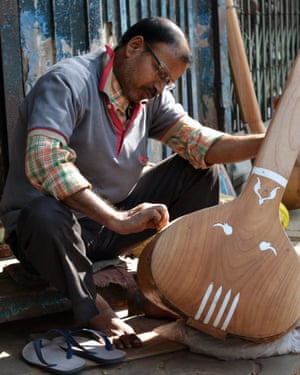 Banshi Lal Pramanik has worked at Hemen & Co since 1985.