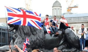 Η διαδήλωση ελεύθερου Tommy Robinson στην πλατεία Τραφάλγκαρ, Λονδίνο.