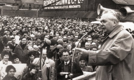 Harold Wilson en campagne électorale à Manchester en mars 1966