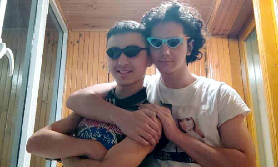 Saadoun and his friend Dmytro Khrabtsov (right).