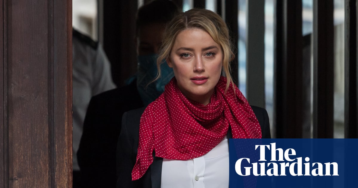 Johnny Depp wanted Amber Heard ‘barefoot, pregnant – and at home’, court told