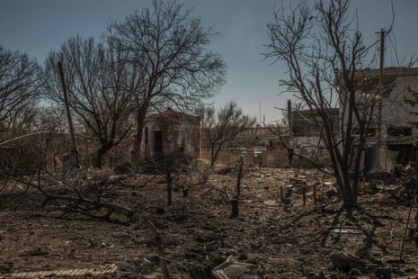 Damaged buildings and landscape in Zhelanne
