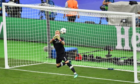Liverpool's German goalkeeper Loris Karius fails to save Bale's shot