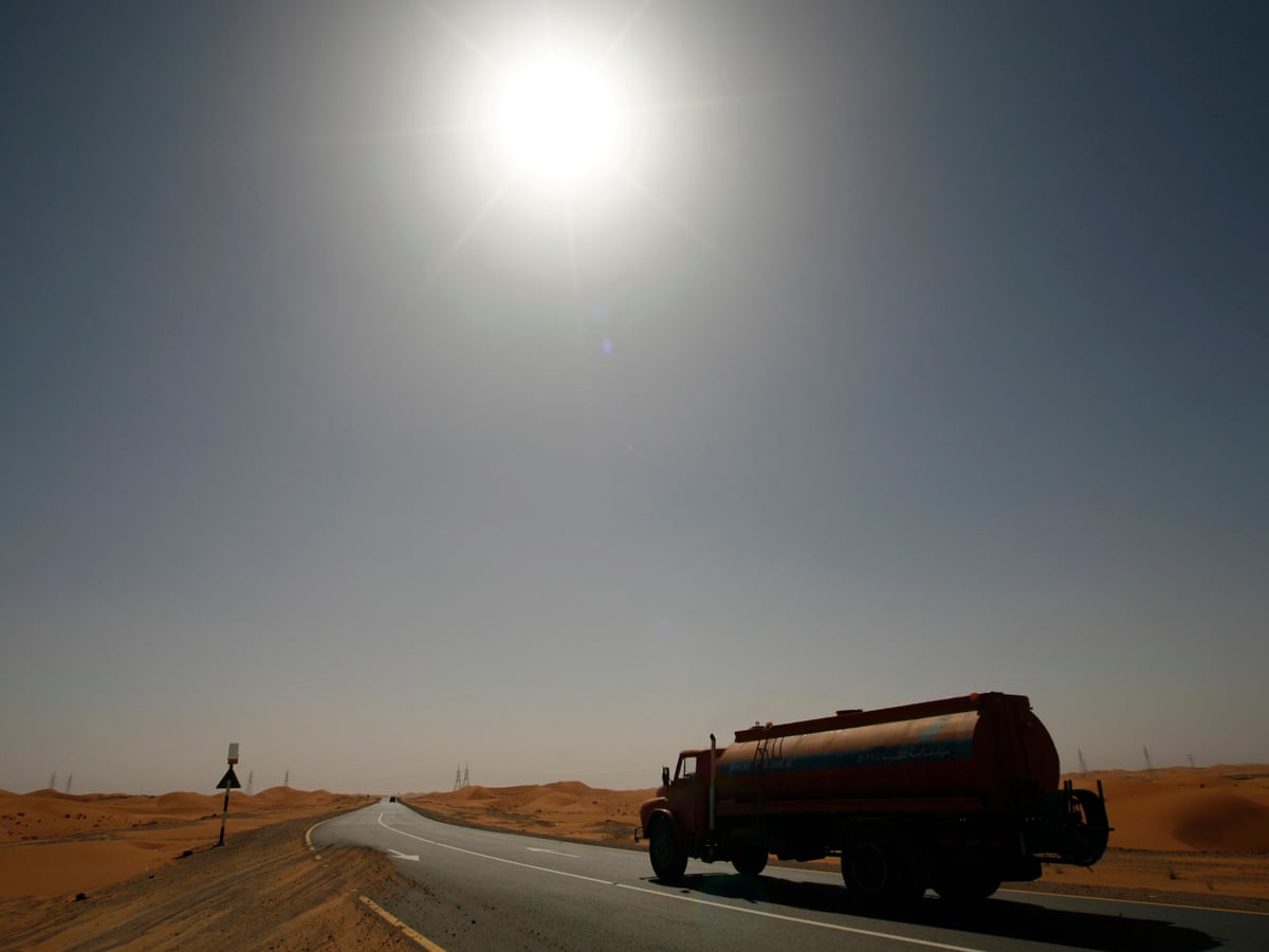 UAE desert heat 45C extreme sun - Extreme heatwaves could push Gulf climate beyond human endurance ...