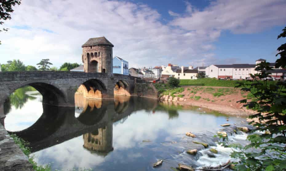 Monnow Bridge and Gate, Monmouth, Wales, UK.