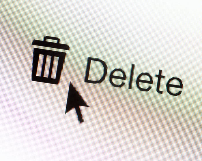 Why have I been hoarding 39,674 emails? | Emma Beddington