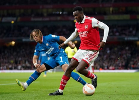 Eddie Nketiah takes on Xavi Simons.