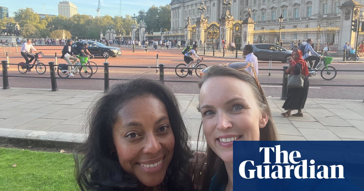 Клаудия 42 и Улрика 41 от Стокхолм се запознаха през