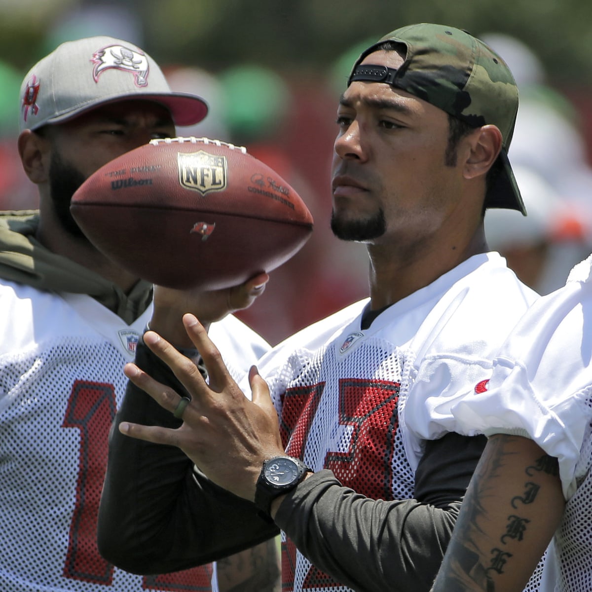 Vincent Jackson Former Nfl Star Wide Receiver Found Dead At Age Of 38 Nfl The Guardian