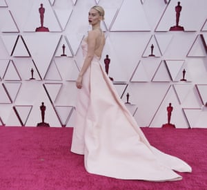 Oscars 21 Red Carpet In Pictures From Carey Mulligan To Daniel Kaluuya Fashion The Guardian Oscars 21 Red Carpet In Pictures From Carey Mulligan To Daniel Kaluuya Fashion The Guardian