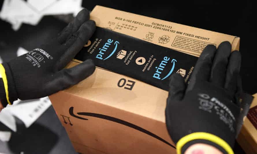 Amazon Steps Up Hiring Spree With Push For 7 000 New Staff In Uk Retail Industry The Guardian