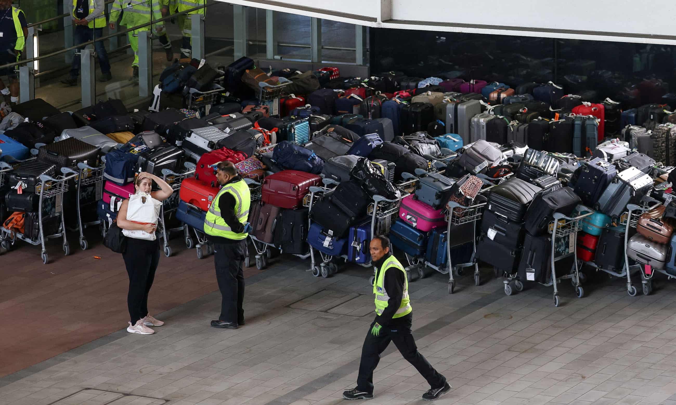 ‘It’s a mess and I’ve never seen anything like it’: global lost luggage crisis mounts (theguardian.com)