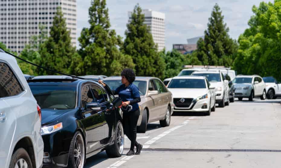 Cars queue for fuel in Atlanta on 11 May after fears of a gas shortage, following the cyberattack on Colonial Pipeline.