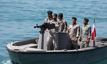 Iranian soldiers in the strait of Hormuz