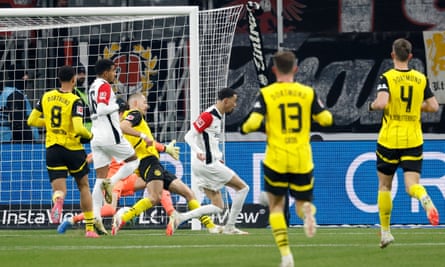 Hugo Ekitiké opens the scoring for Eintracht Frankfurt