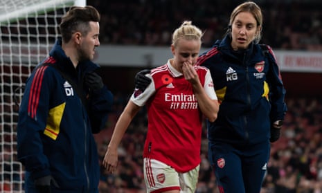 Beth Mead goes off injured Arsenal’s 3-2 Women’s Super League loss to Manchester United on Saturday