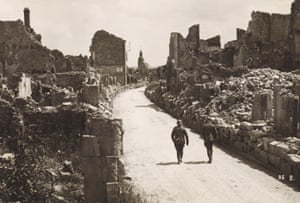 Verdun, 1915  the ruins of Verdun