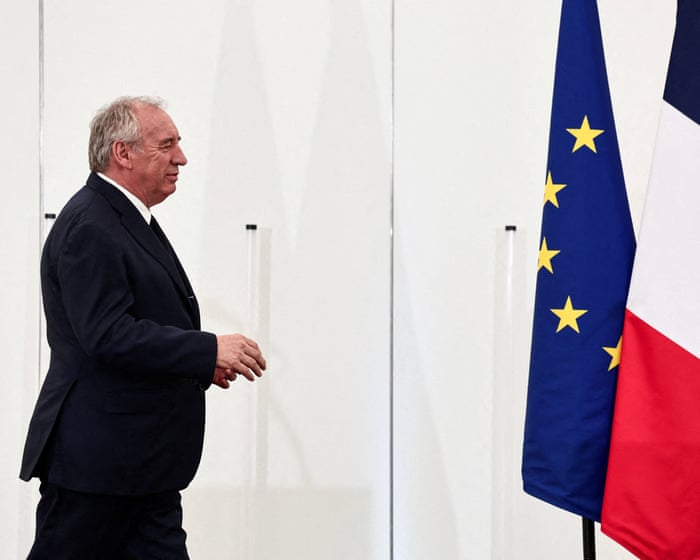 France faces new political crisis as PM expected to lose confidence vote