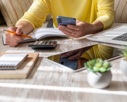 لم أستطع التوقف عن الشراء الاندفاعي – لكن حيل “اشترِ أقل” هذه ساعدتني على توفير المئات لم أستطع التوقف عن الشراء الاندفاعي – لكن حيل “اشترِ أقل” هذه ساعدتني على توفير المئات