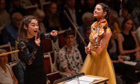 Elim Chan conducts the Berlin Radio Symphony Orchestra, June 2024, with María Dueñas, violin soloist.