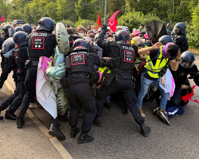 German riot police clash with protesters hoping to block far-right AfD conference