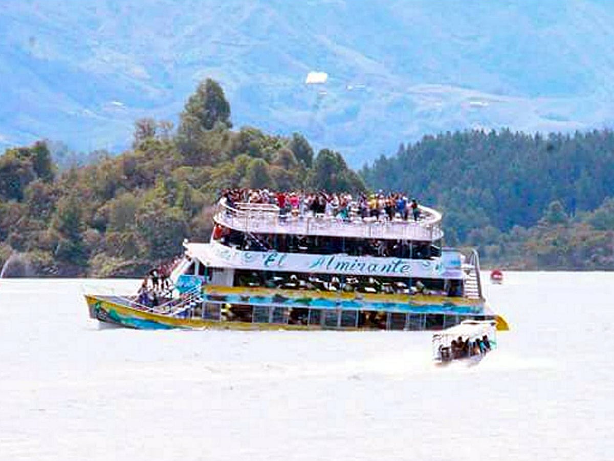 Colombia boat sinking