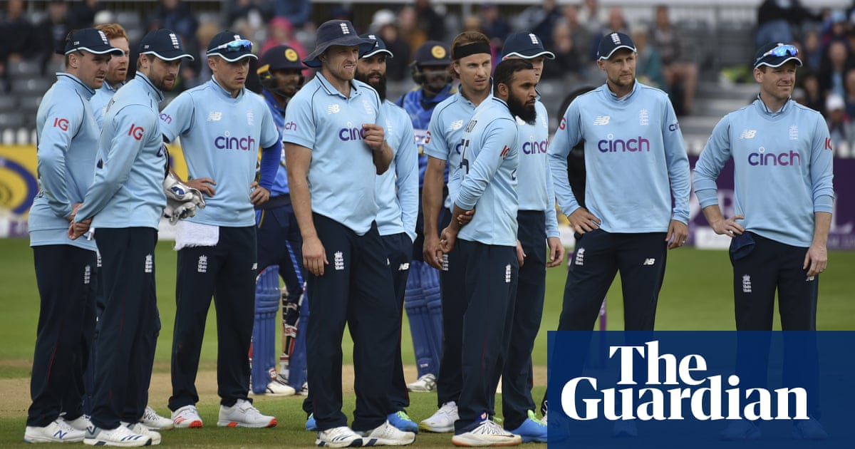 England on a knife-edge, says Ashley Giles, as ODI squad starts isolation