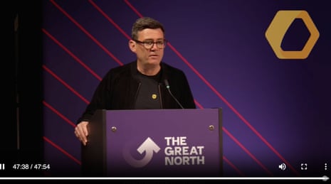 Ο Andy Burnham μιλώντας στη Great Northern Investment Summit στο Λιντς.