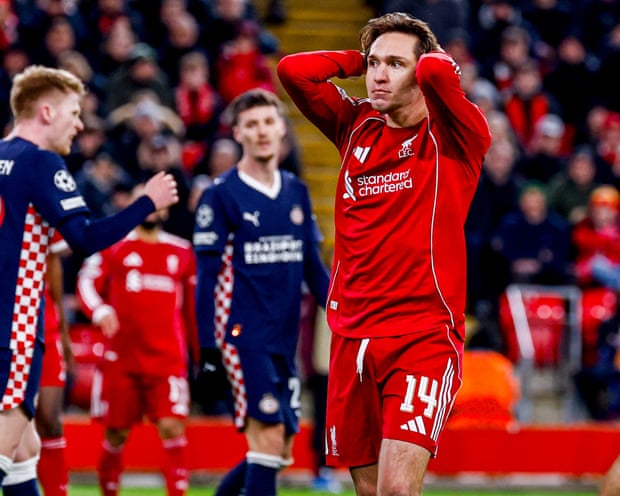 El análisis de la crisis del Liverpool se convierte en una cita obligada en medio de un abismo de humo. El análisis de la crisis del Liverpool se convierte en una cita obligada en medio de un abismo de humo.