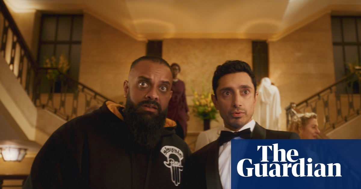 मैंने रिज़ अहमद के कारण अभिनय की हर अच्छी नौकरी खो दी – कष्टप्रद बात यह है कि उनकी जेम्स बॉन्ड कॉमेडी ज़बरदस्त हंसी है