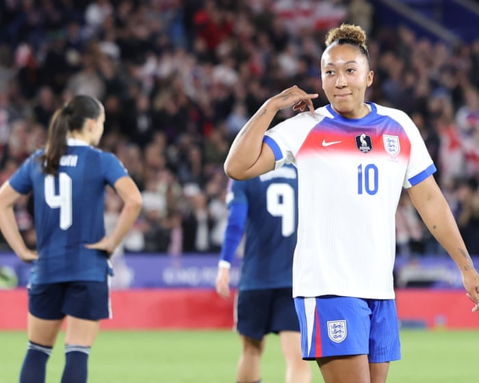 اللبؤات يمررن باليونان وكيفية تطوير اللعبة – مجلة Women's Football Weekly