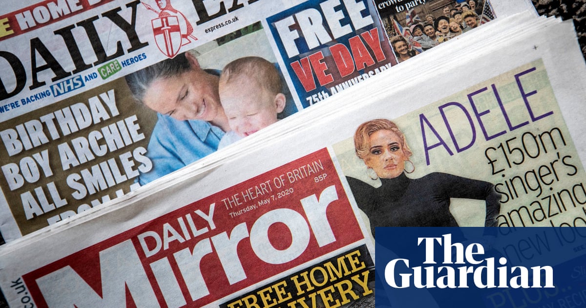 Mirror, Express and local journalists vote to strike in pay dispute