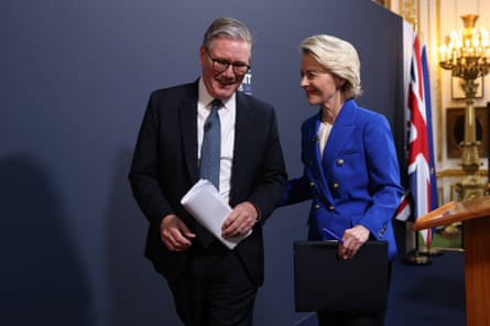 Starmer and von der Leyen smile