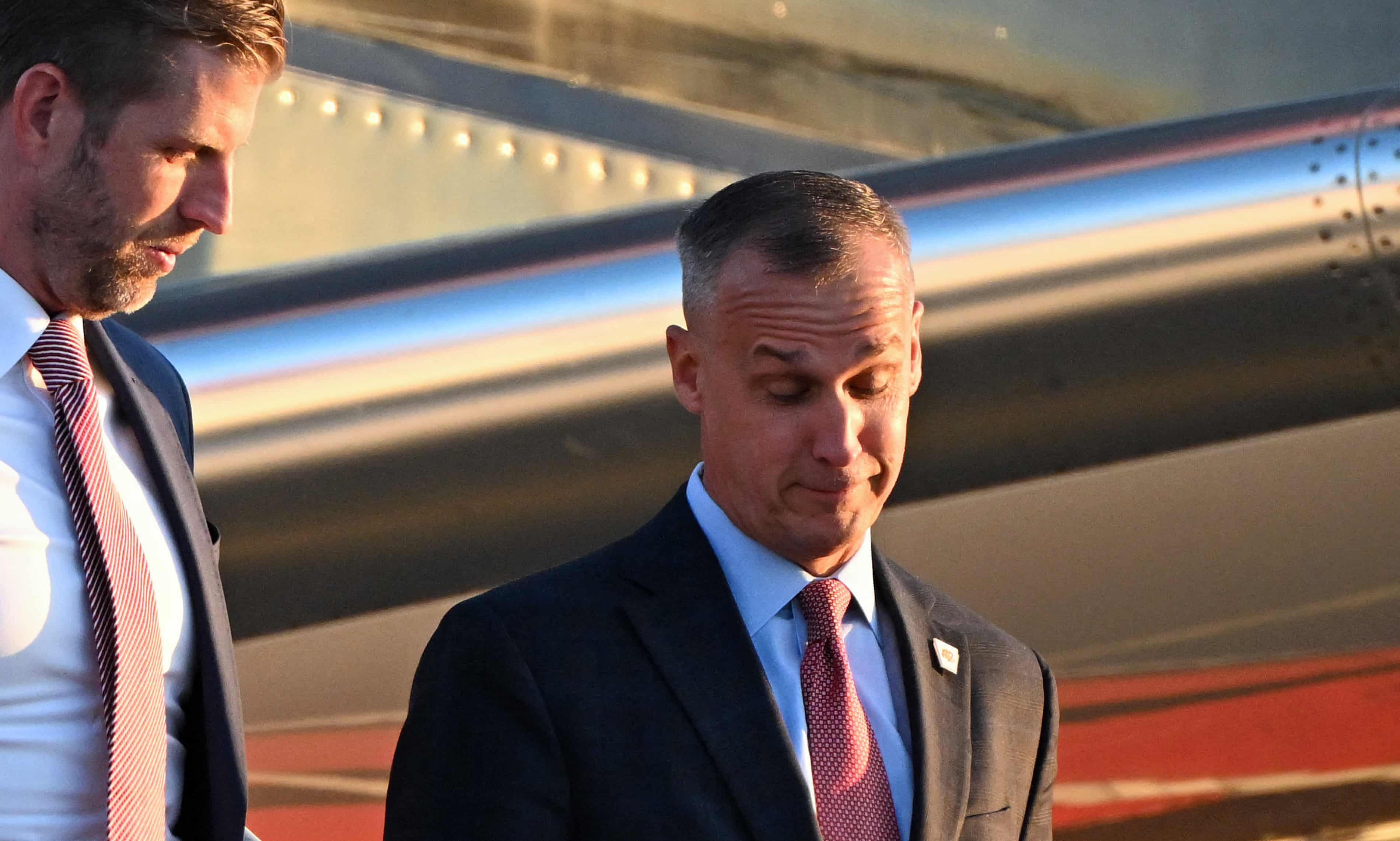 Trump aide Corey Lewandowski said to have lost campaign power struggle (theguardian.com)