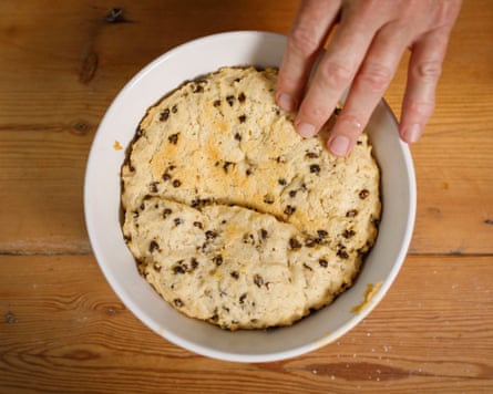 A bowl of spotted dick.