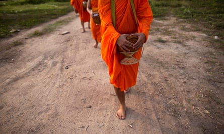 The beiguni have rejected settled life for an existence of constant movement, in the tradition of itinerant Buddhist monks.