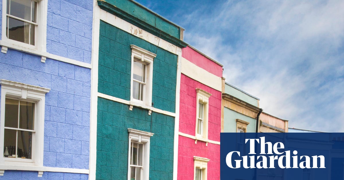 UK house prices rise at fastest rate in 15 years, says Halifax