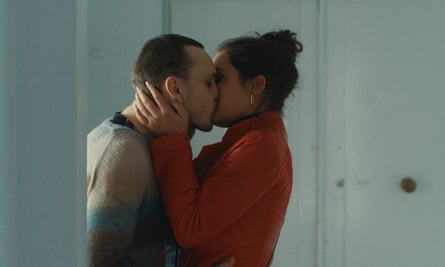 Franz Rogowski and Adèle Exarchopoulos in Passages.