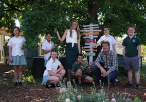 Craig Reucassel with members of the community of Oatlands public school