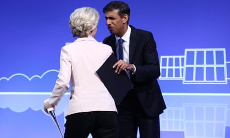 Rishi Sunak welcomes Ursula von der Leyen on stage on the first day of the Ukraine Recovery Conference.