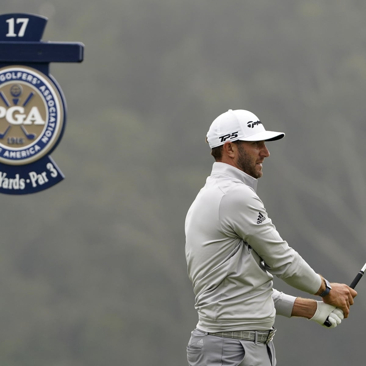 Dustin Johnson Leads Us Pga As Woods Begins To Accept His Time Is Running Out Sport The Guardian