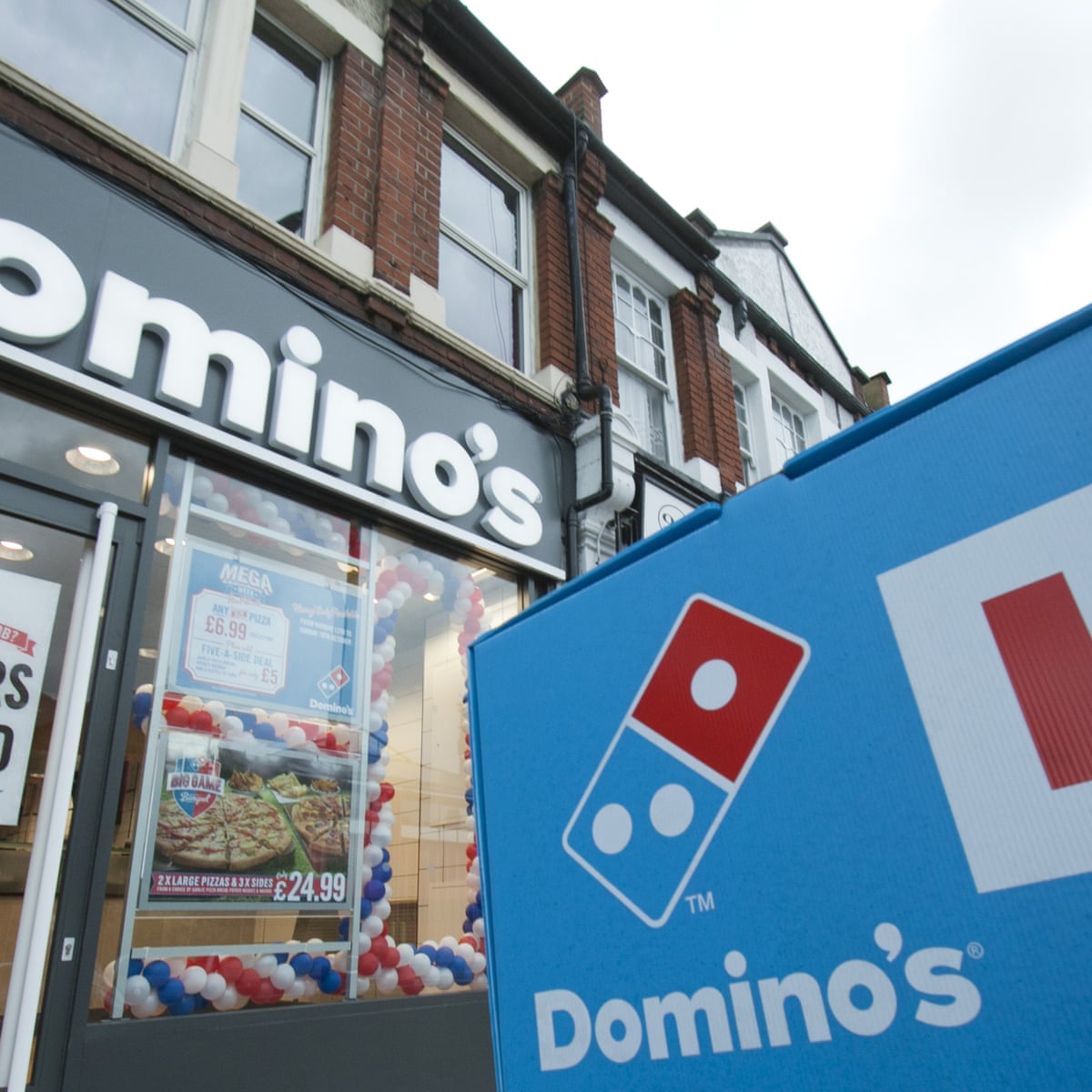 Domino S Sells More Than 500 000 Pizzas In Record Uk Trading Day Domino S Pizza The Guardian Dominos Holiday Hours 2022