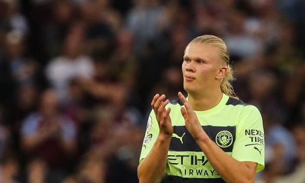 Erling Haaland applauds Manchester City fans as he is substituted