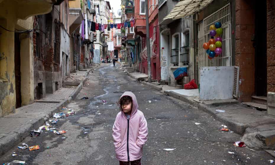 syria s gypsy refugees find sanctuary