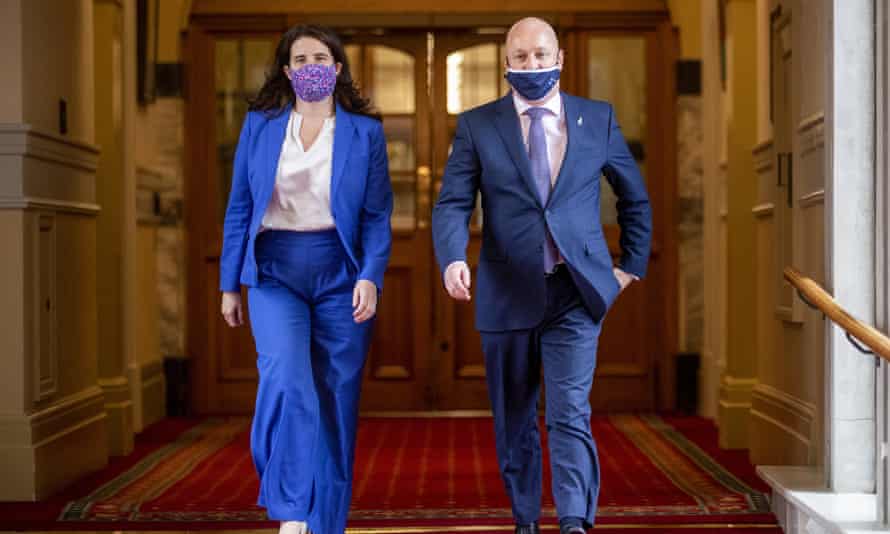 Lider Nowej Zelandii, Christopher Luxon, po prawej, i zastępca lidera Nicholas Willis.