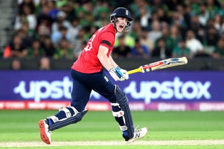 Harry Brook crie lors de sa finale de la Coupe du monde T20 pour l'Angleterre contre le Pakistan