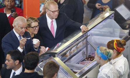 Biden Reaches Out To Other Working Joes On The Ohio Campaign Trail Joe Biden The Guardian