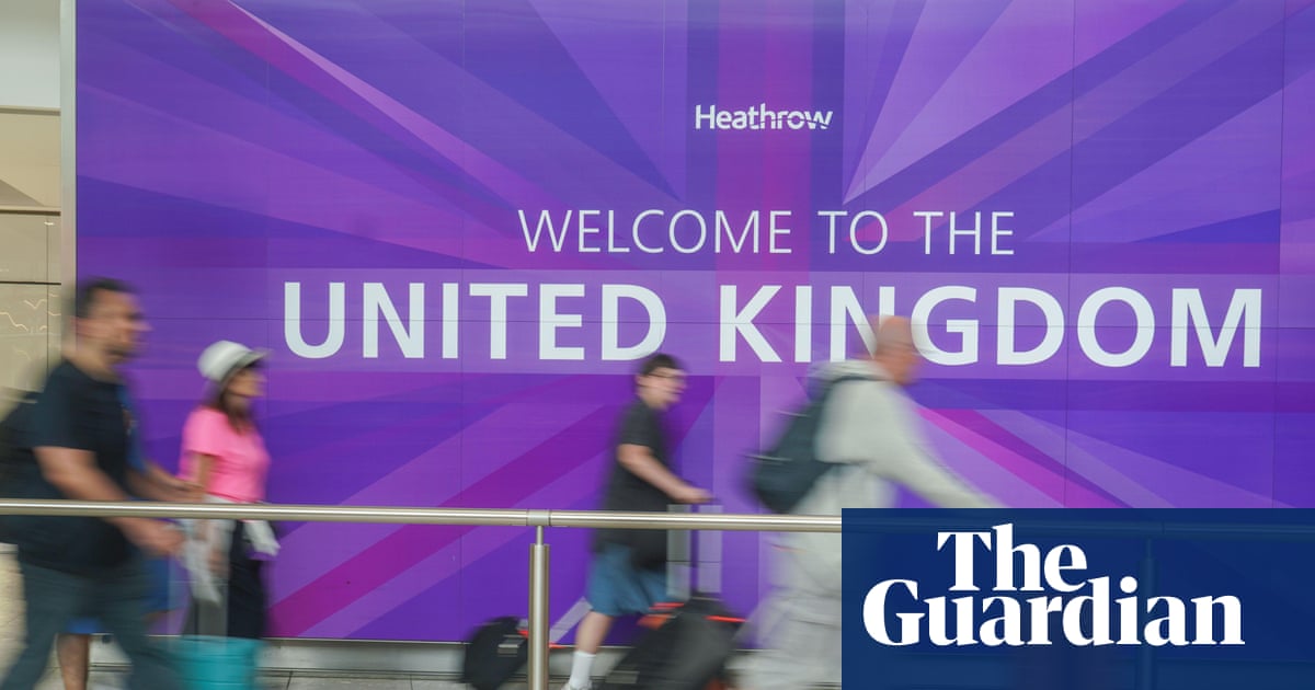 工党承诺削减人数后,英国净移民人数下降近 50% 工党承诺削减人数后,英国净移民人数下降近 50%