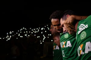 Players who did not travel on the fatal flight paid tribute to their teammates at the club’s stadium in Chapecó.