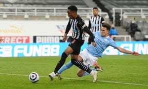 Newcastle United’s Joseph Willock scores their third goal.